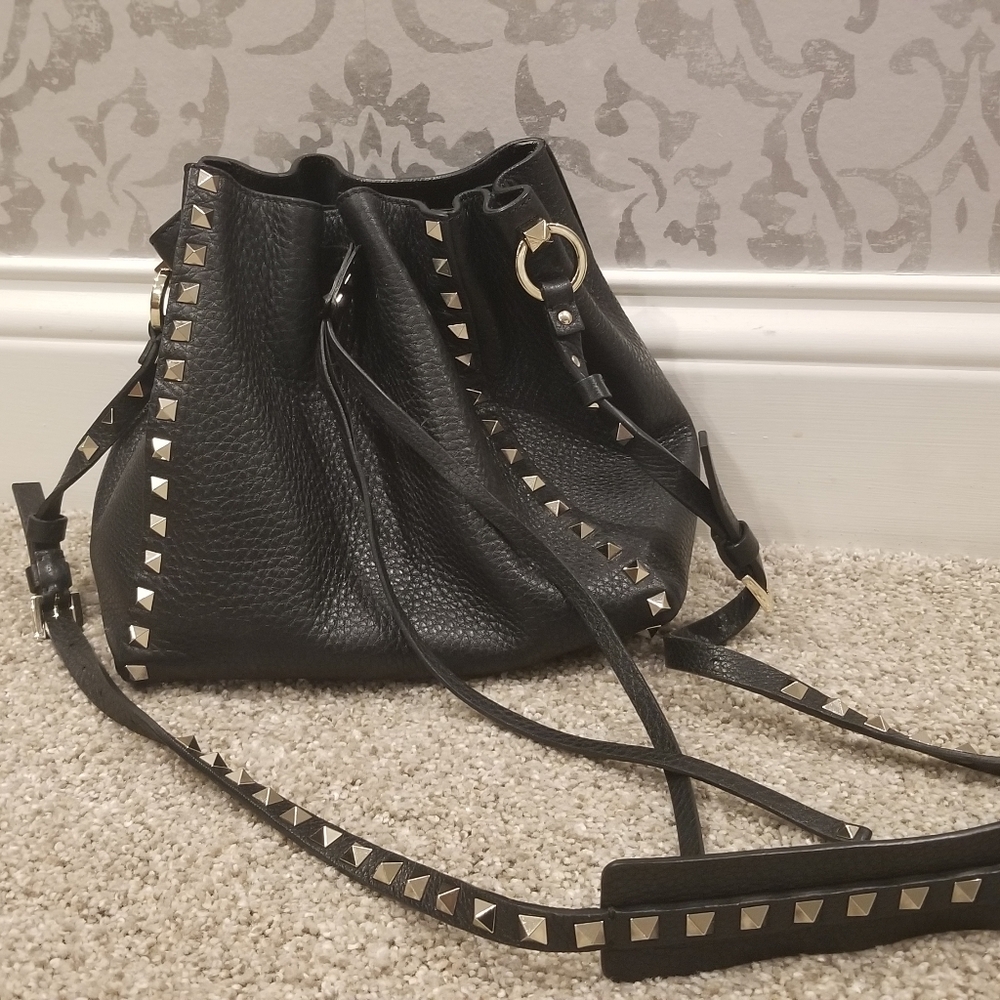 Valentino Garavani Rockstud Leather Bucket Purse Tote Crossbody